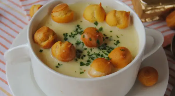 Jaki serek kremowy do zupy? Odkryj najlepsze smaki i przepisy